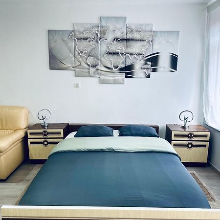Spacieux, lumineux, propre espace&parking prive Mons Extérieur photo